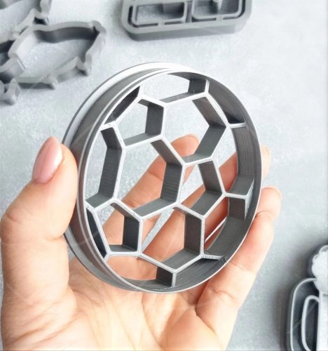 Вырубка пластиковая "Футбольный мяч" 8 см 181